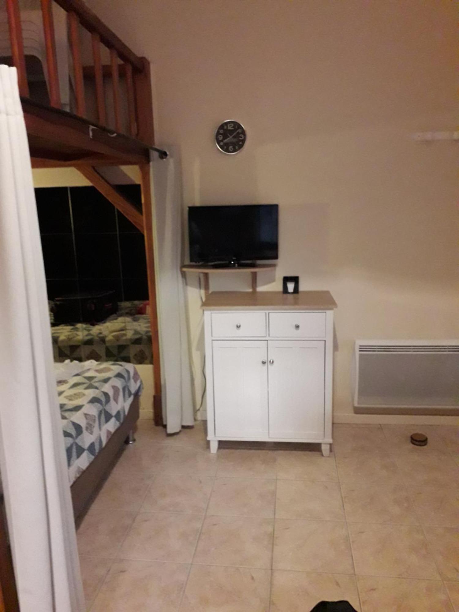 Studio avec coin chambre et mezzanine proche de la plage et du centre Villers-sur-Mer Extérieur photo